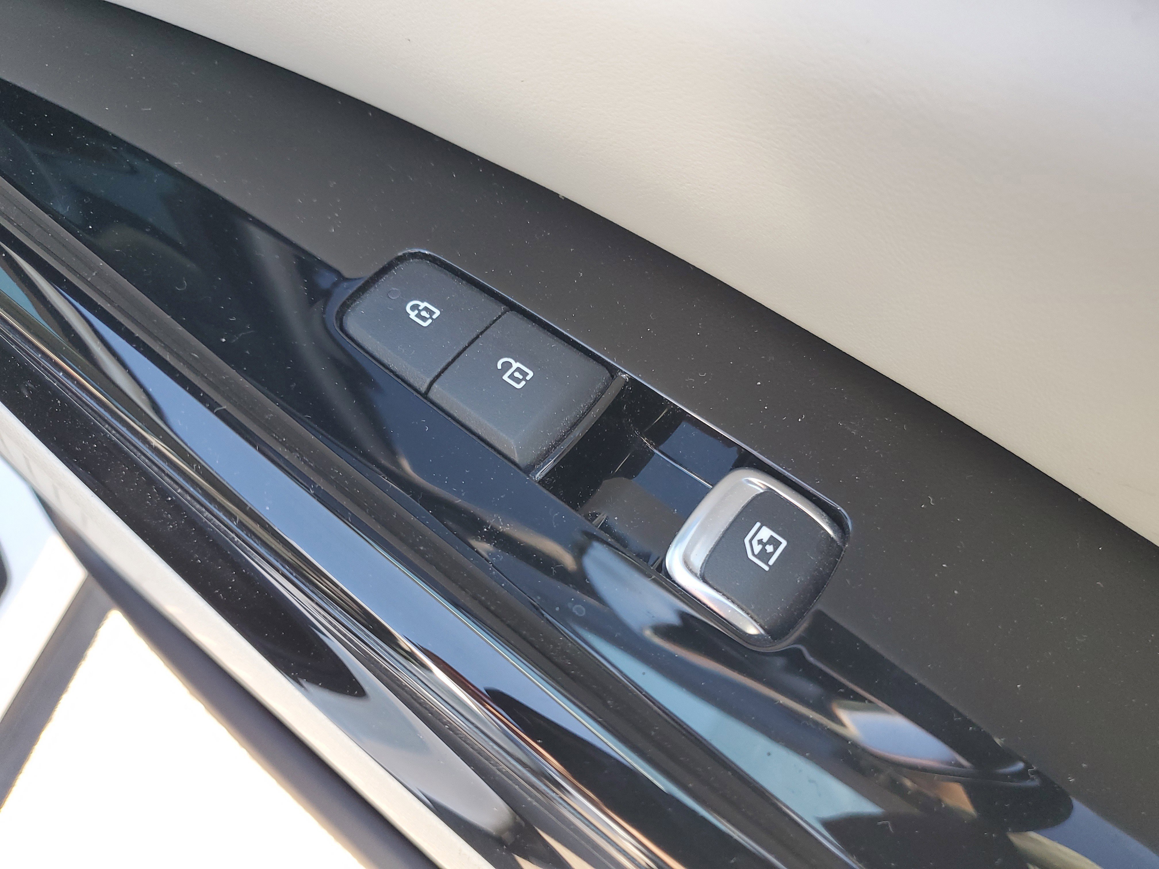 Used 2022 Kia Carnival SX Prestige image 11