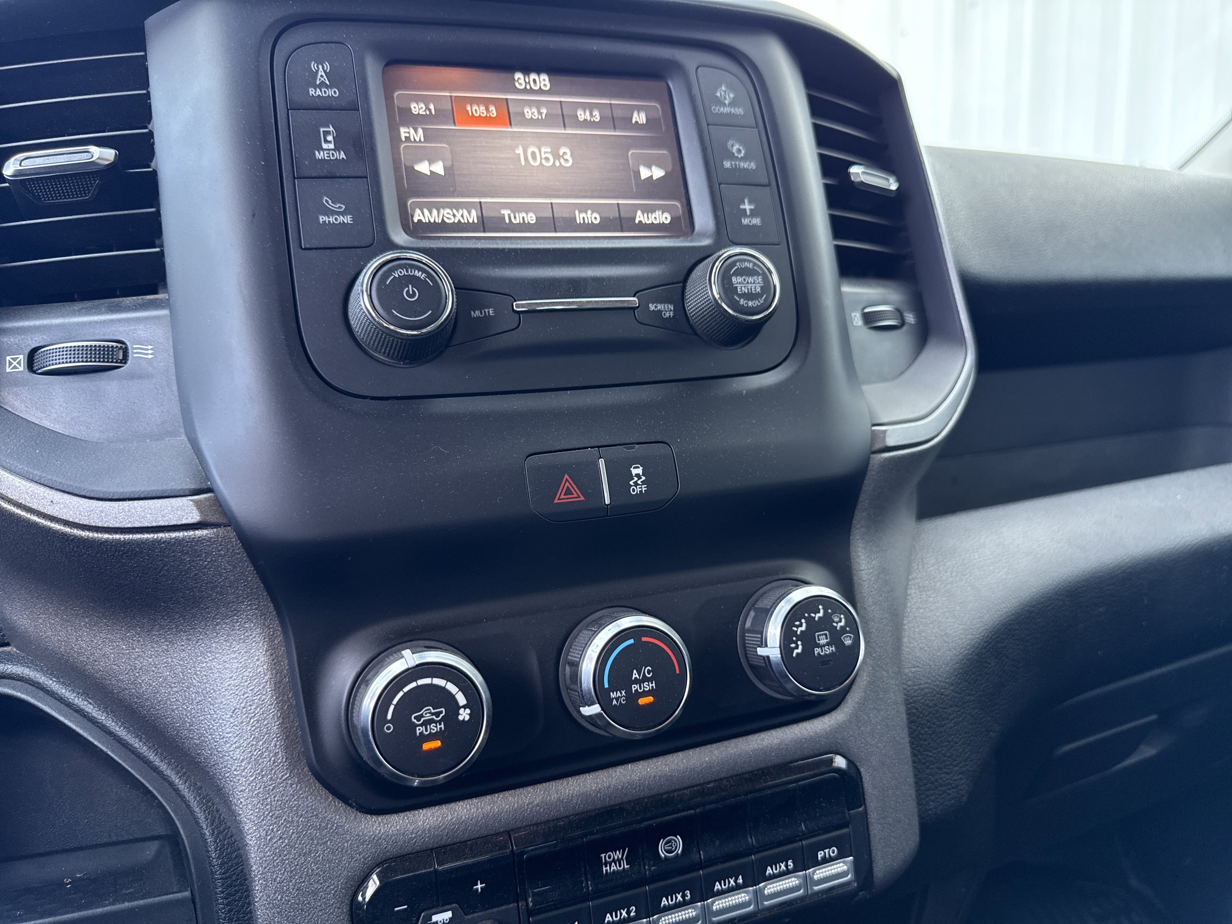 Used 2020 RAM 4500 Tradesman w/ Chrome Appearance Group image 33