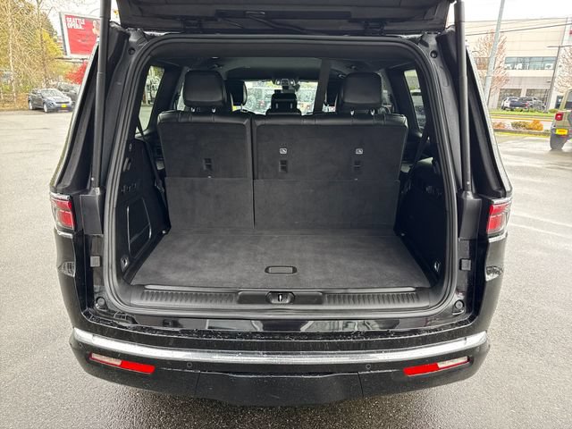 Used 2023 Jeep Wagoneer 4WD image 13