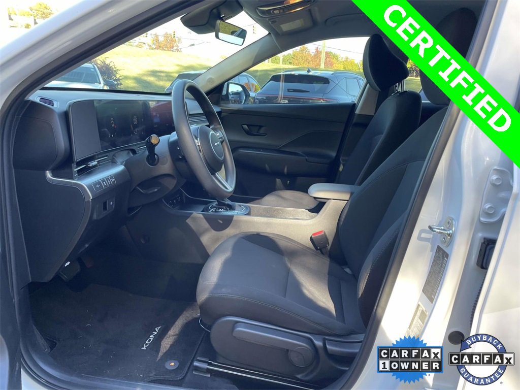 Certified 2025 Hyundai Kona SE image 15