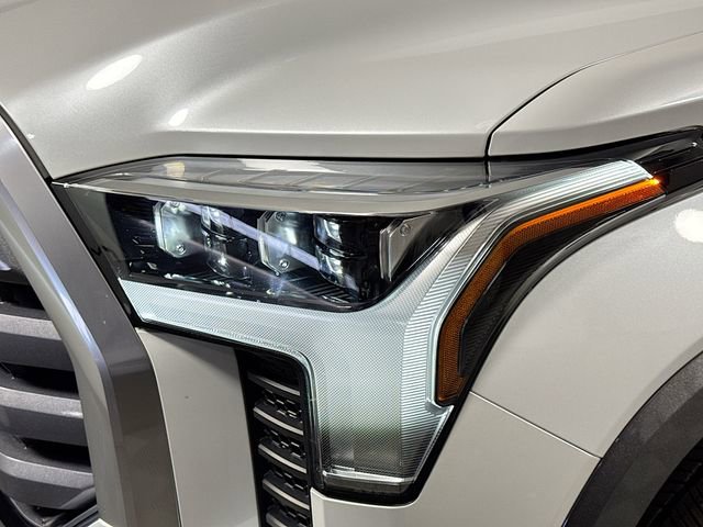 Used 2023 Toyota Tundra Limited image 3