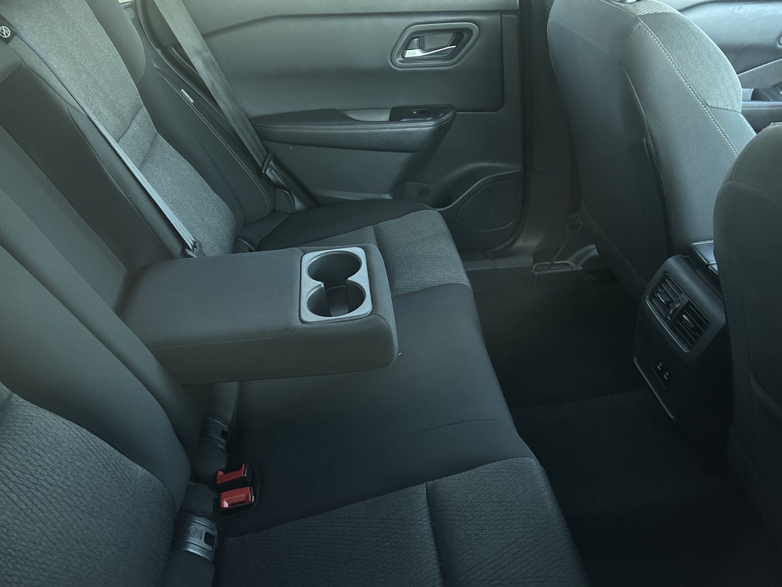 Used 2025 Nissan Rogue SV AWD/4WD image 12