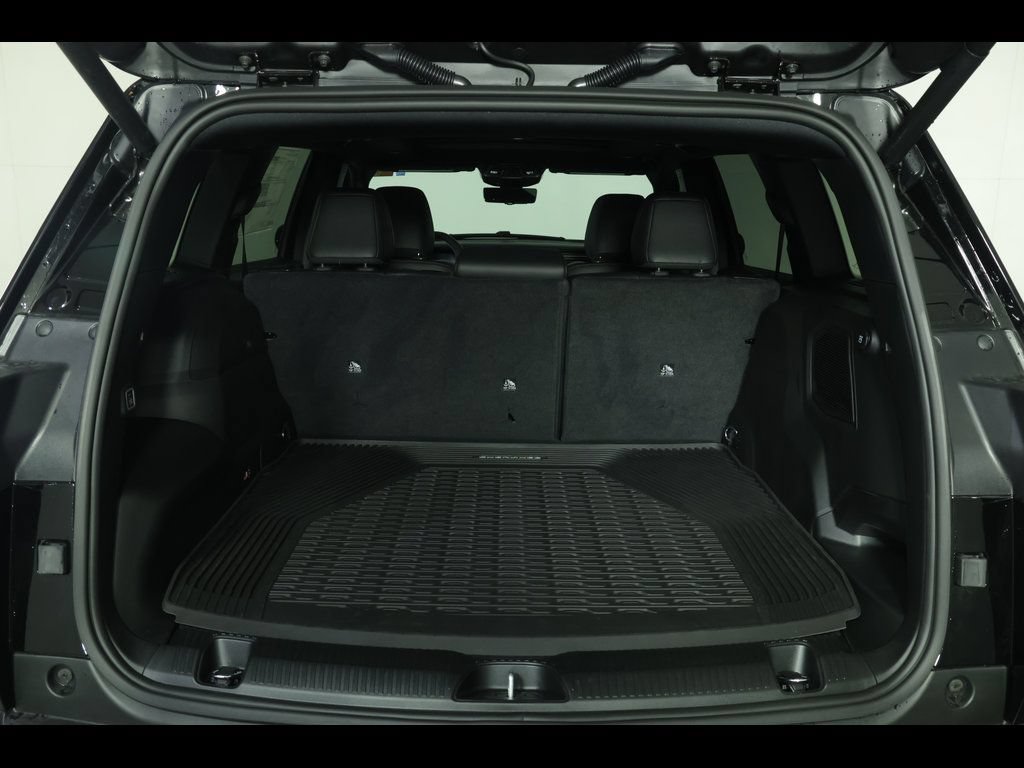 New 2026 Jeep Cherokee Overland w/ Advanced Pro Tech Group AWD/4WD image 15