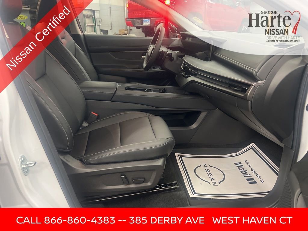 Certified 2025 Nissan Murano SV image 40