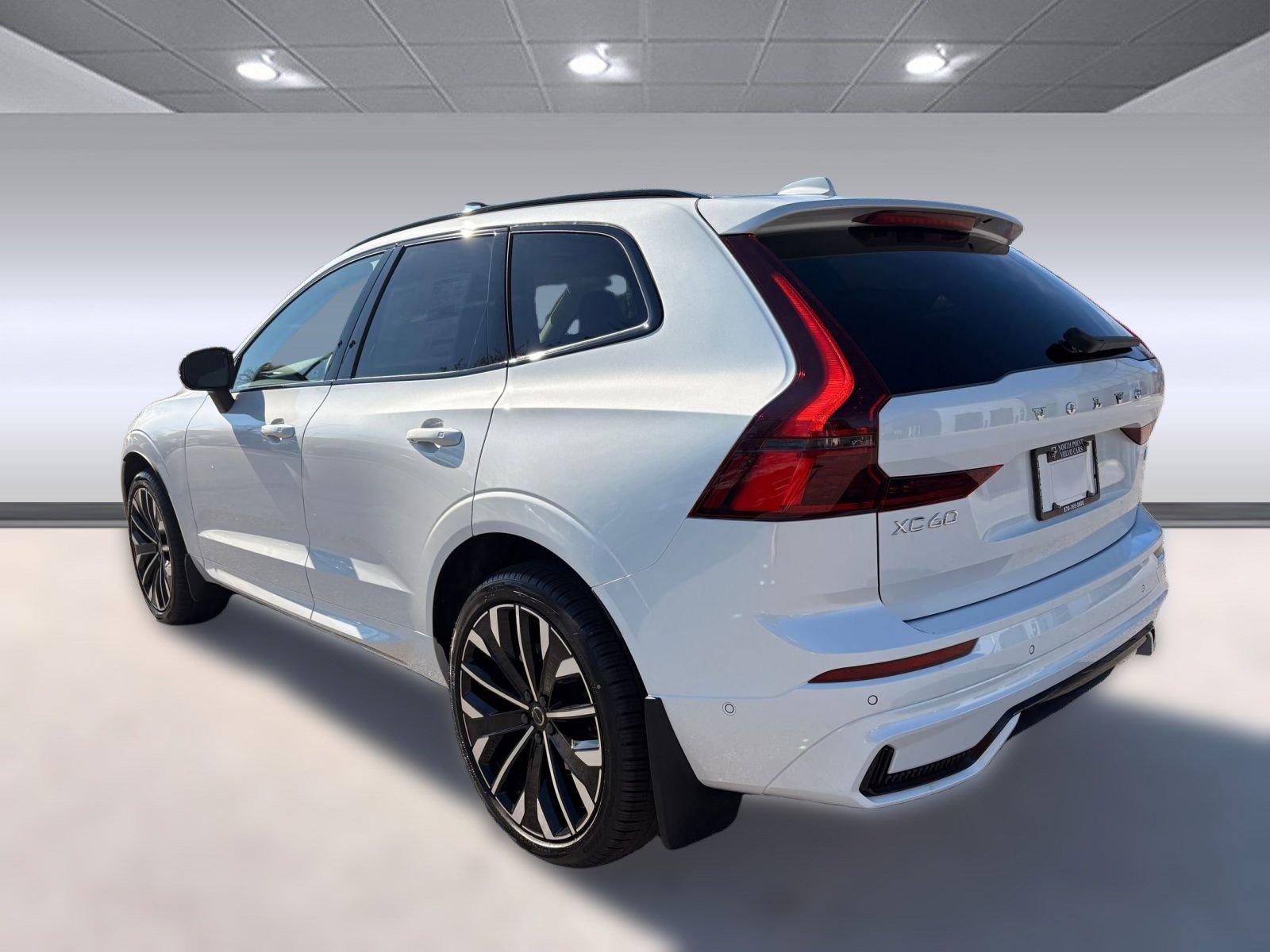 New 2026 Volvo XC60 B5 Ultra w/ Climate Package image 3
