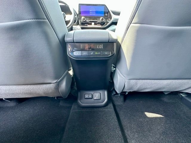 New 2026 Toyota Highlander Limited image 12
