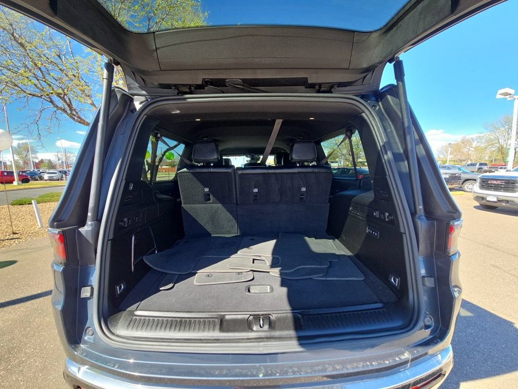 Used 2024 Jeep Wagoneer L Series II w/ Flexible Seating Group AWD/4WD image 20