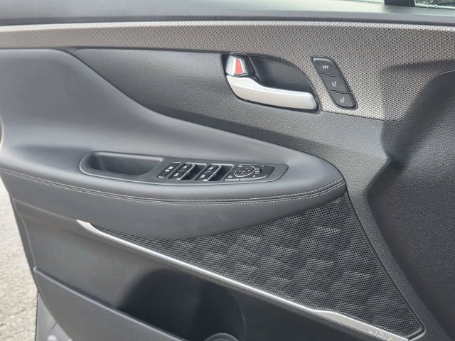Used 2019 Hyundai Santa Fe FWD image 17