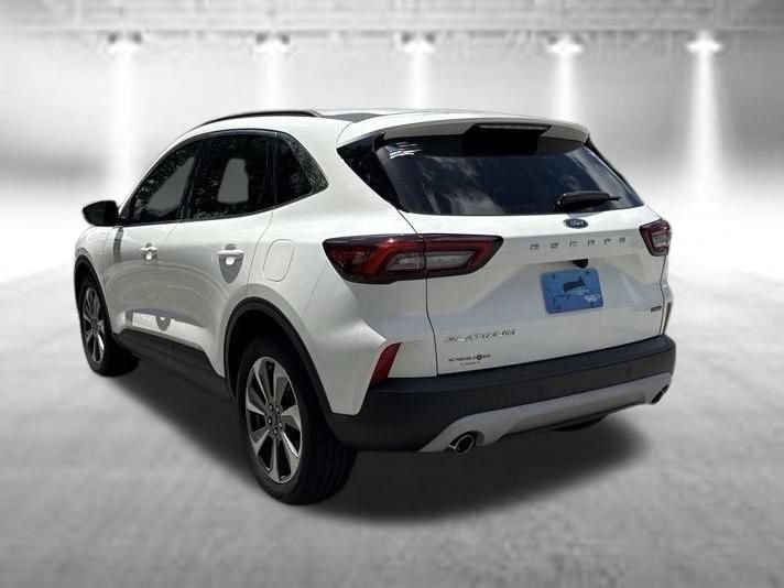 Used 2023 Ford Escape Platinum AWD/4WD image 7