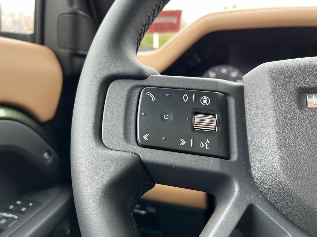 New 2026 Land Rover Defender 110 X-Dynamic SE AWD/4WD image 12