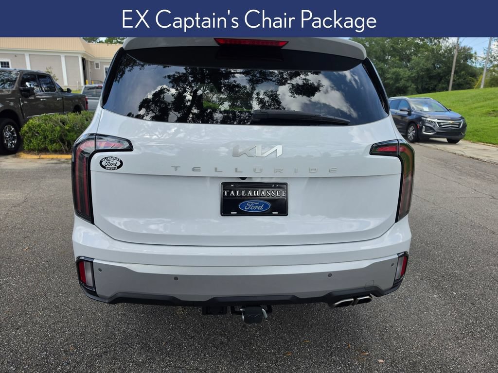 Used 2024 Kia Telluride EX w/ EX Captain's Chair Package FWD image 3