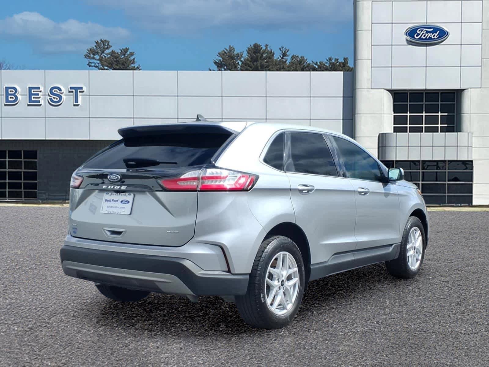 Used 2024 Ford Edge SEL w/ Convenience Package AWD/4WD image 4