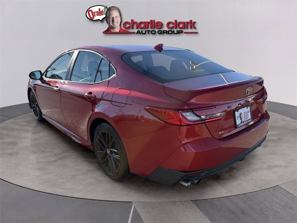 Used 2025 Toyota Camry SE image 4