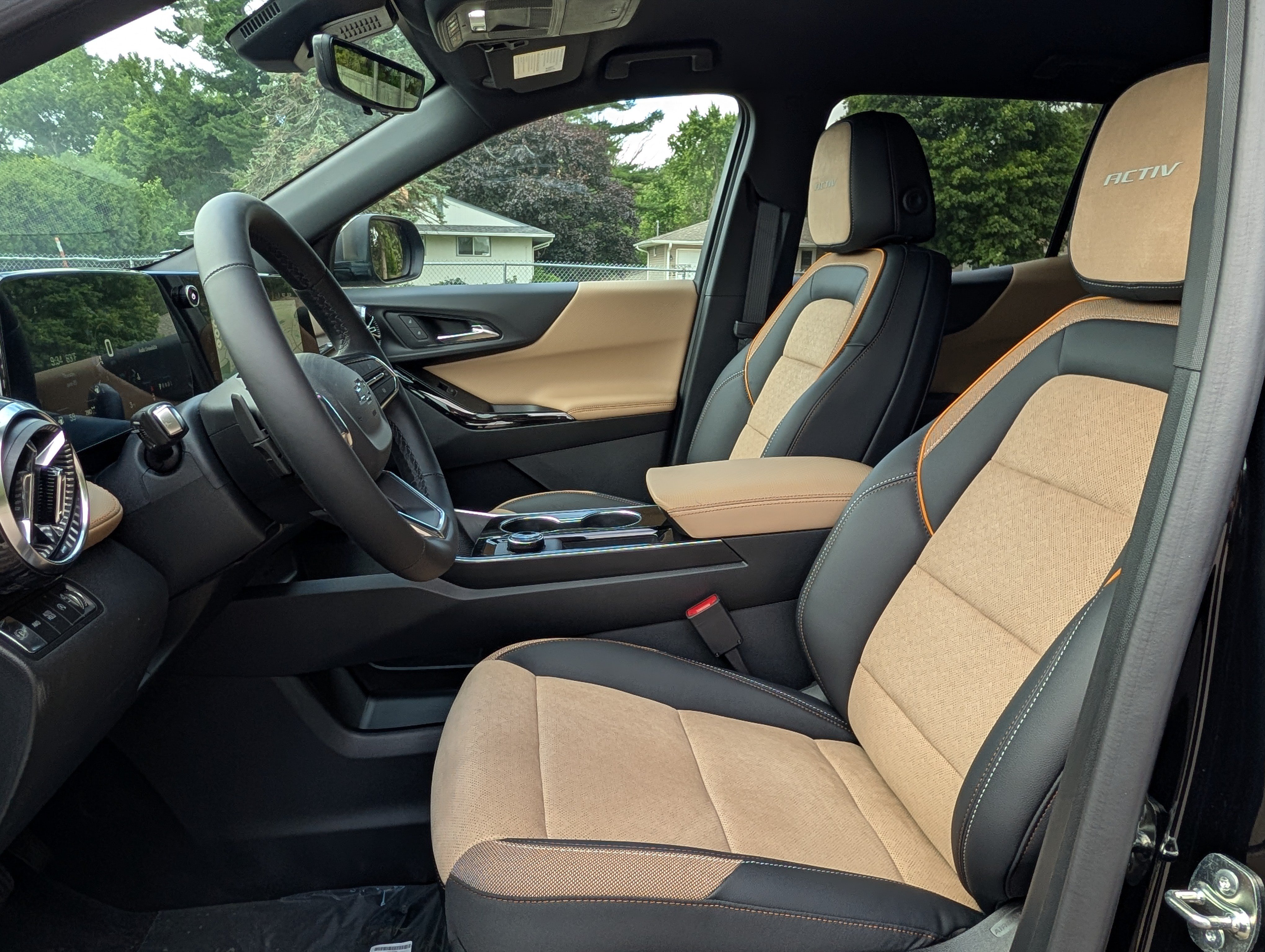 New 2026 Chevrolet Equinox ACTIV w/ Convenience Package III AWD/4WD image 8