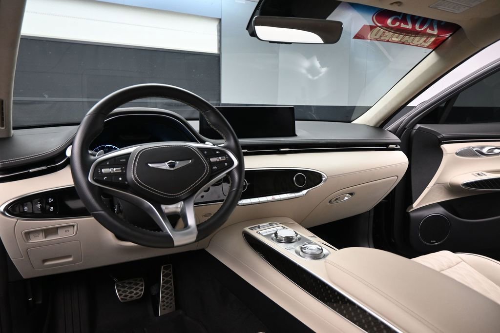 Used 2025 Genesis GV70 3.5T Sport w/ Sport Prestige Package AWD/4WD image 16