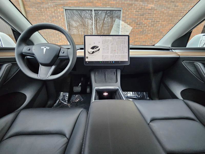 Used 2024 Tesla Model Y Long Range image 38