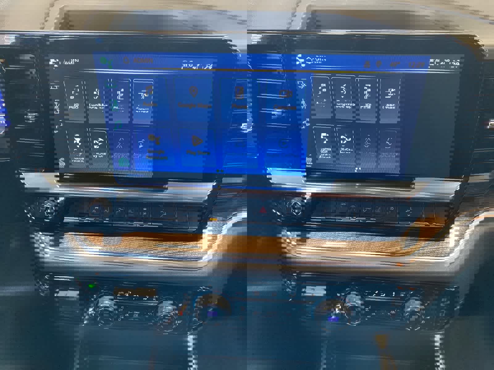 Used 2022 Chevrolet Silverado 1500 LT Trail Boss w/ Convenience Package II image 12