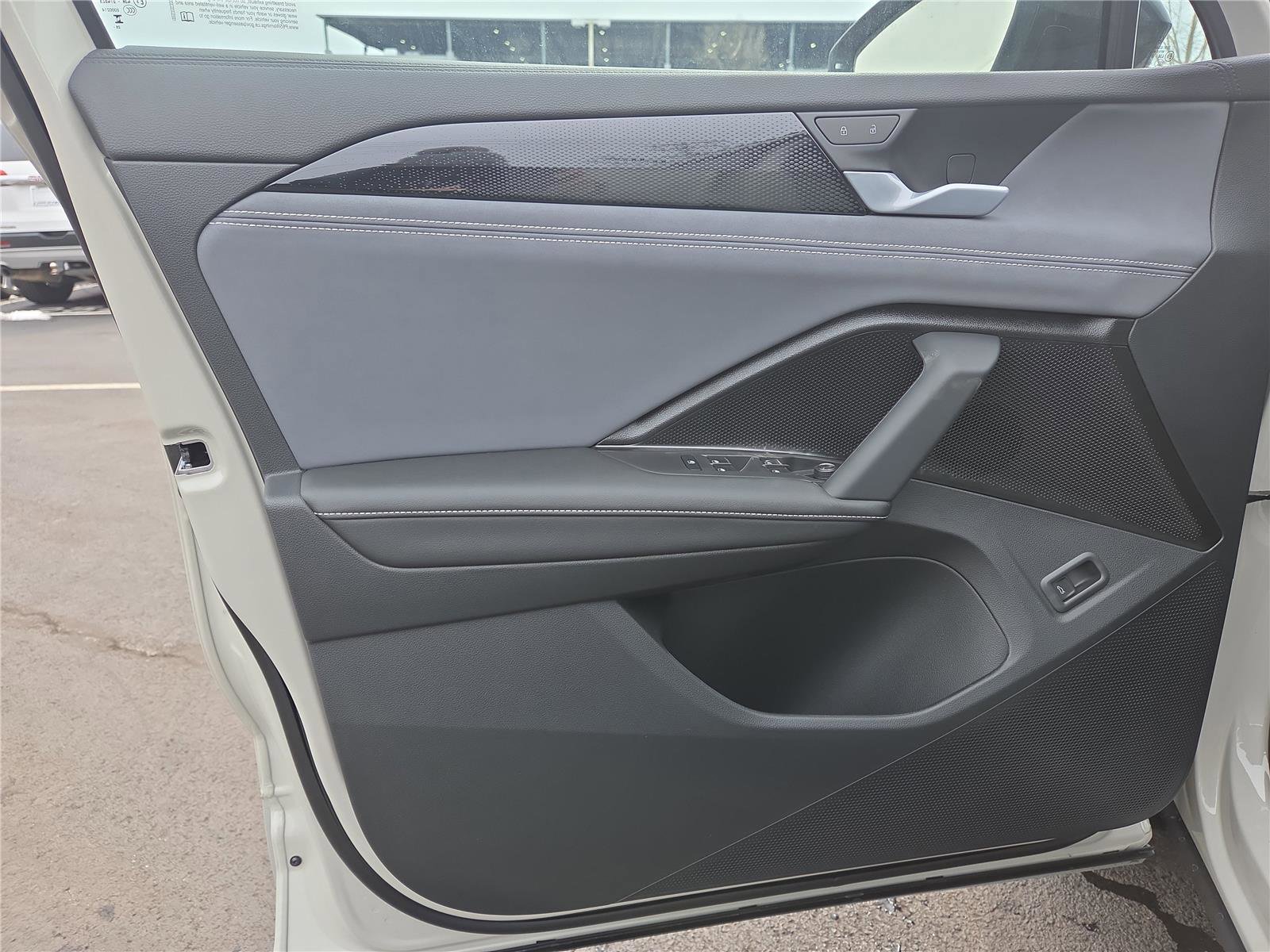 New 2026 Volkswagen Tiguan SE R-Line image 12