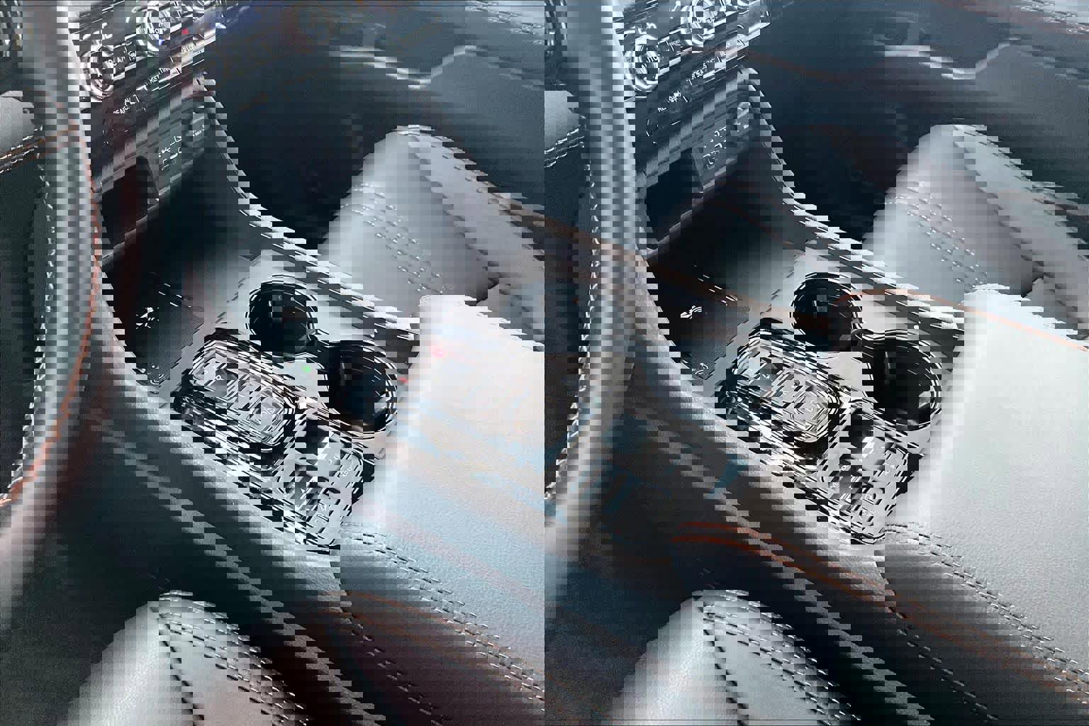 Used 2025 Honda Pilot TrailSport image 17