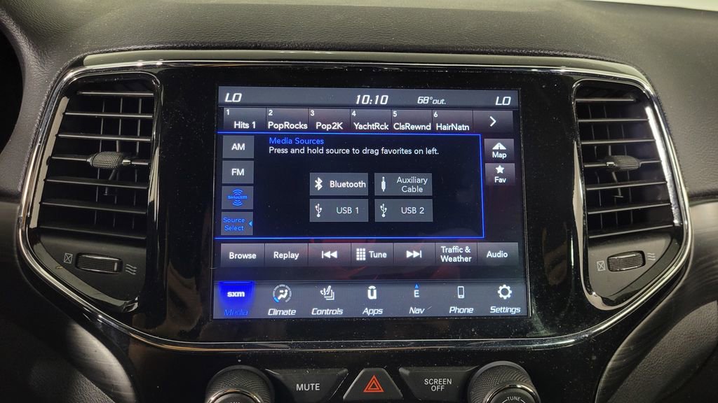 Used 2022 Jeep Grand Cherokee Laredo X image 25