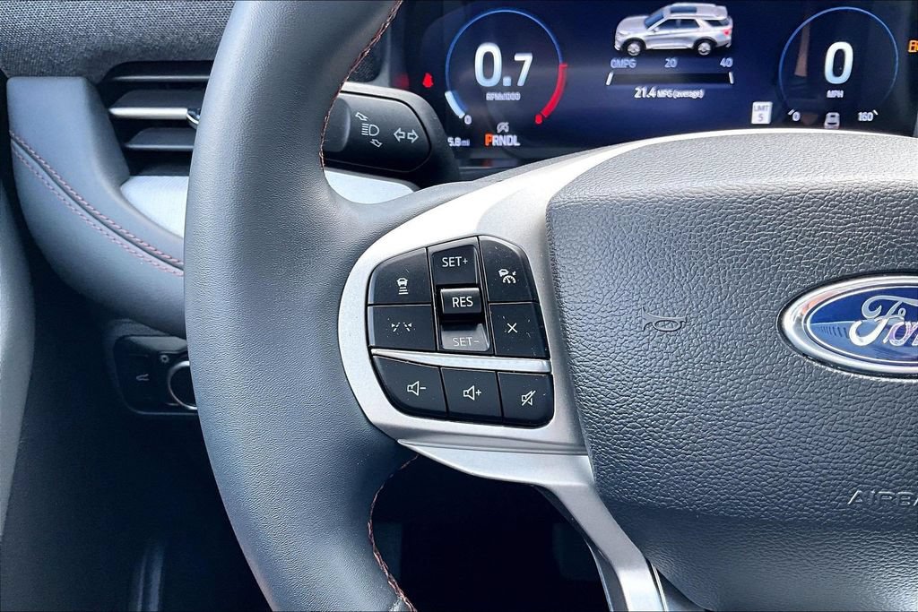 Certified 2025 Ford Explorer Active AWD/4WD image 17