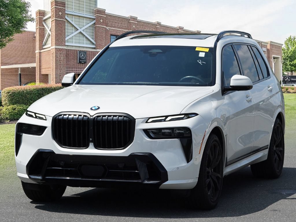 Used 2023 BMW X7 xDrive40i w/ Executive Package AWD/4WD image 4