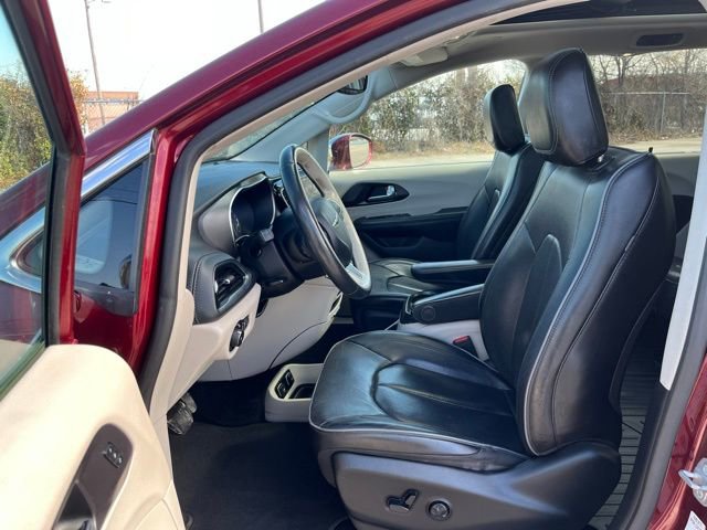 Used 2020 Chrysler Pacifica Limited image 15