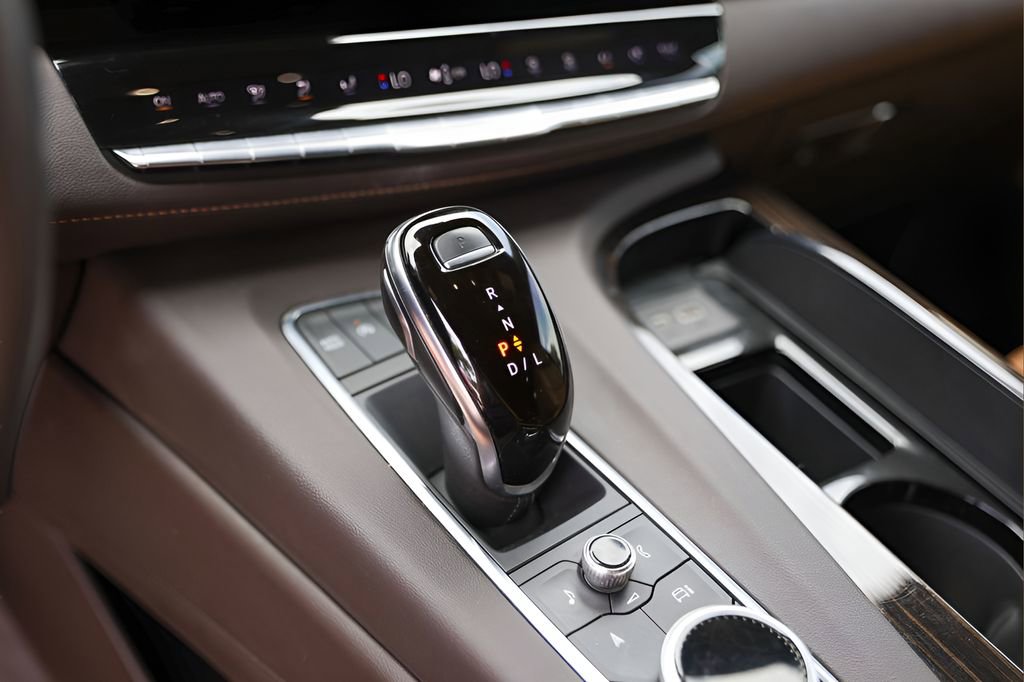 Used 2021 Cadillac Escalade ESV Sport w/ Driver Assist Tech Package AWD/4WD image 19