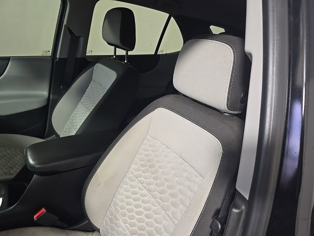 Used 2020 Chevrolet Equinox LS image 17