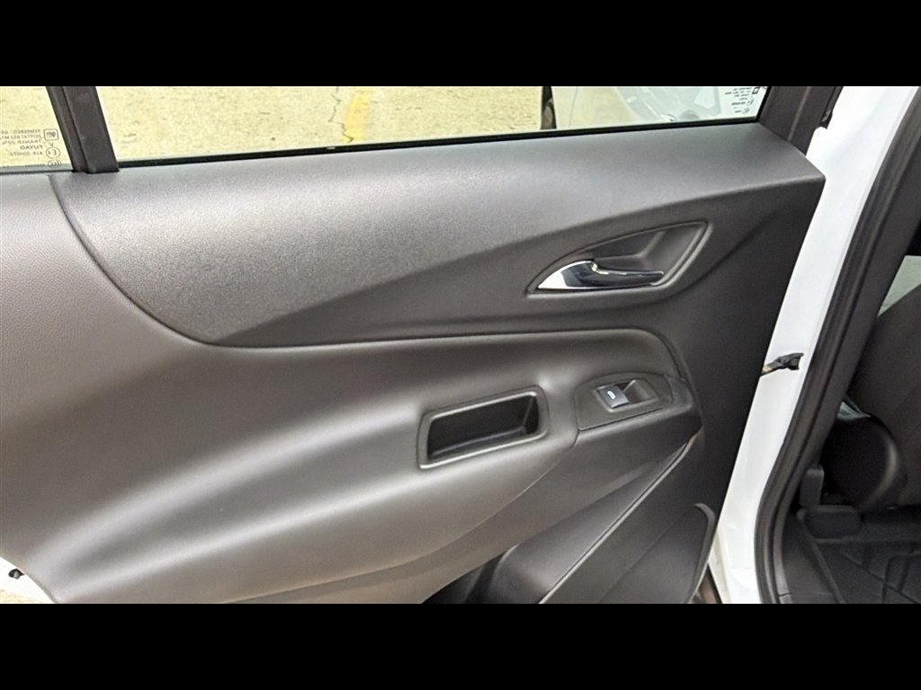 Used 2024 Chevrolet Equinox LT w/ LPO, Floor Liner Package FWD image 21