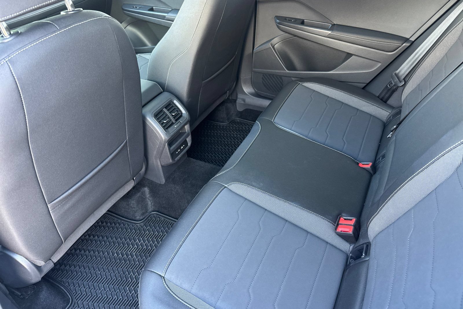 Certified 2026 Volkswagen Taos SE FWD image 12
