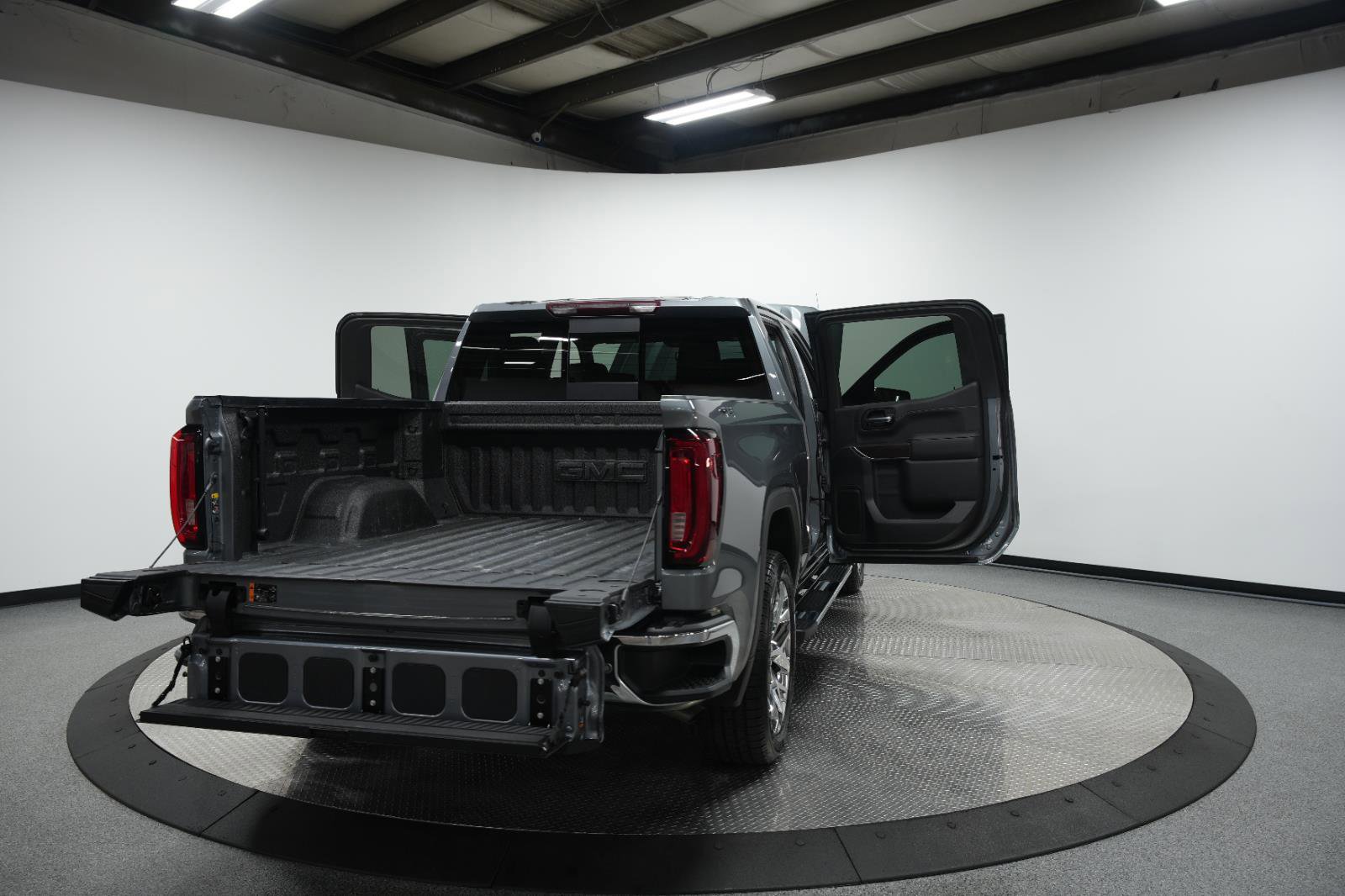 Used 2020 GMC Sierra 1500 SLT w/ SLT Premium Plus Package image 12