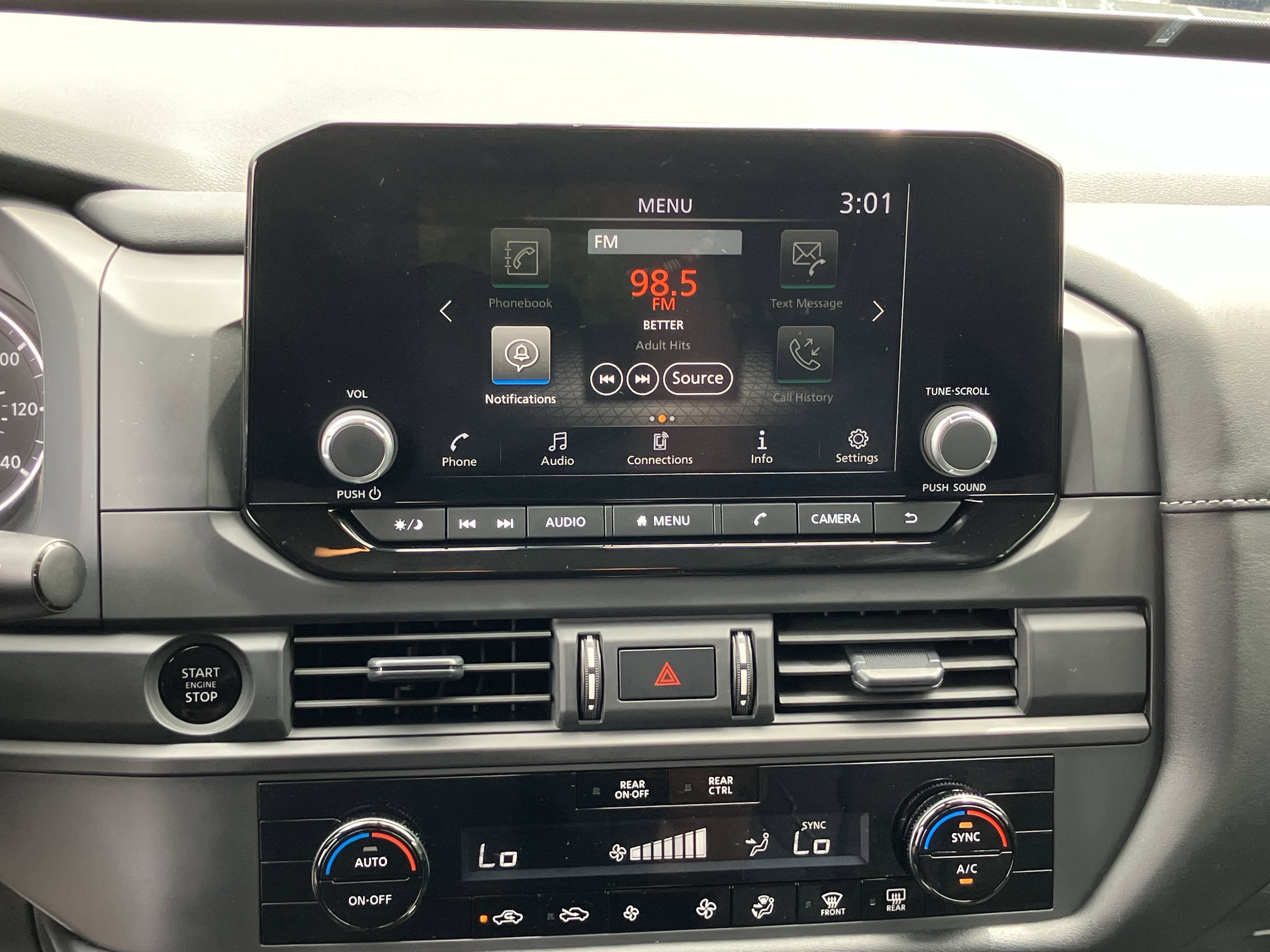 Used 2025 Nissan Pathfinder S FWD image 26