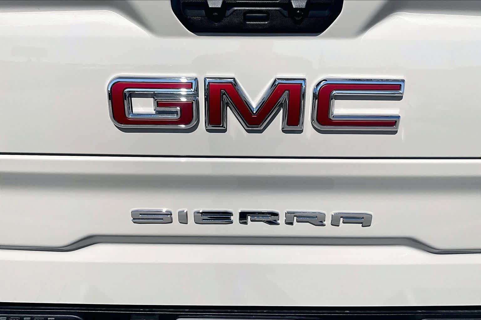 Used 2026 GMC Sierra 1500 AT4 w/ Technology Package AWD/4WD image 31