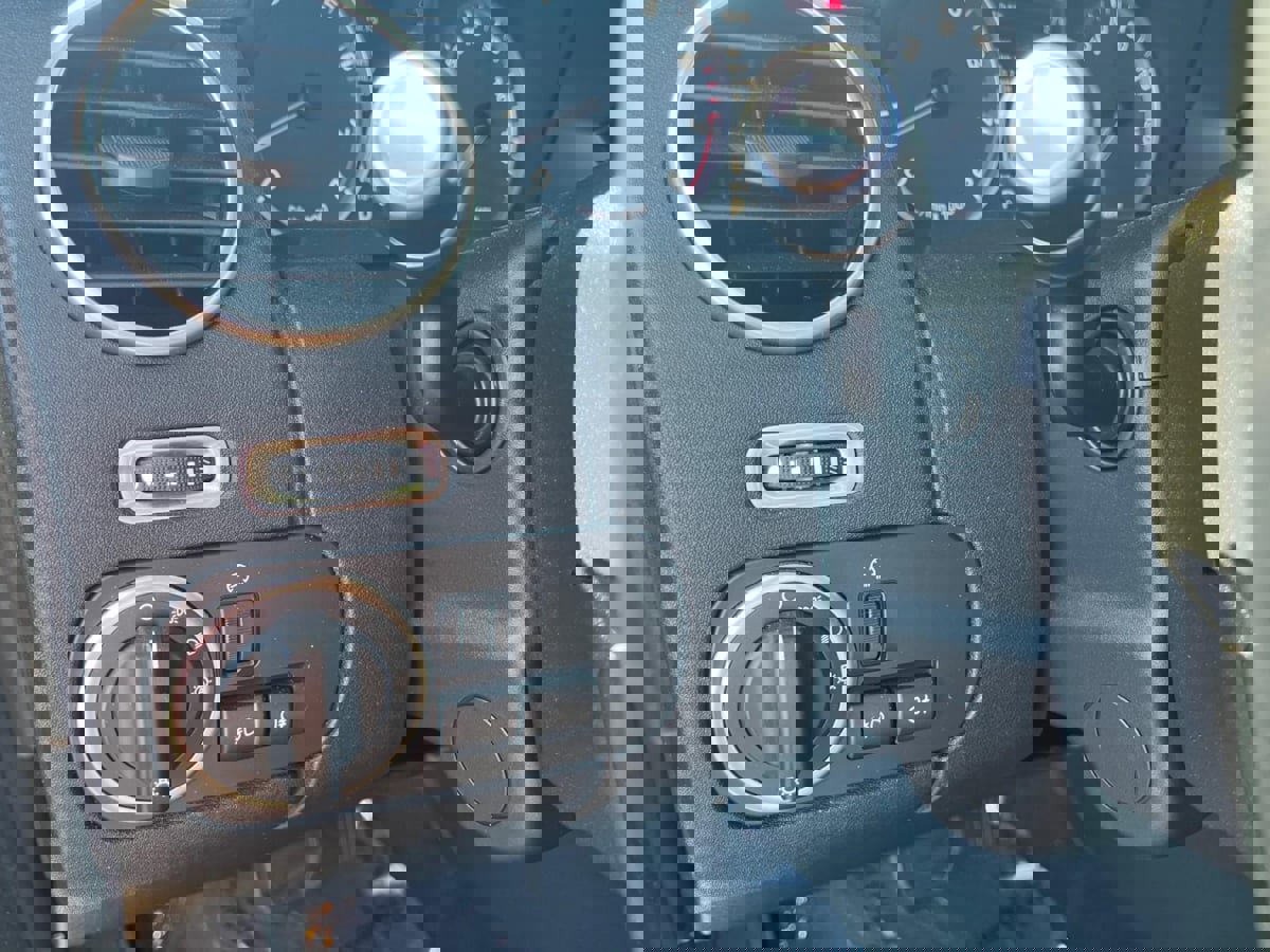 Used 2013 Land Rover LR4 HSE image 18