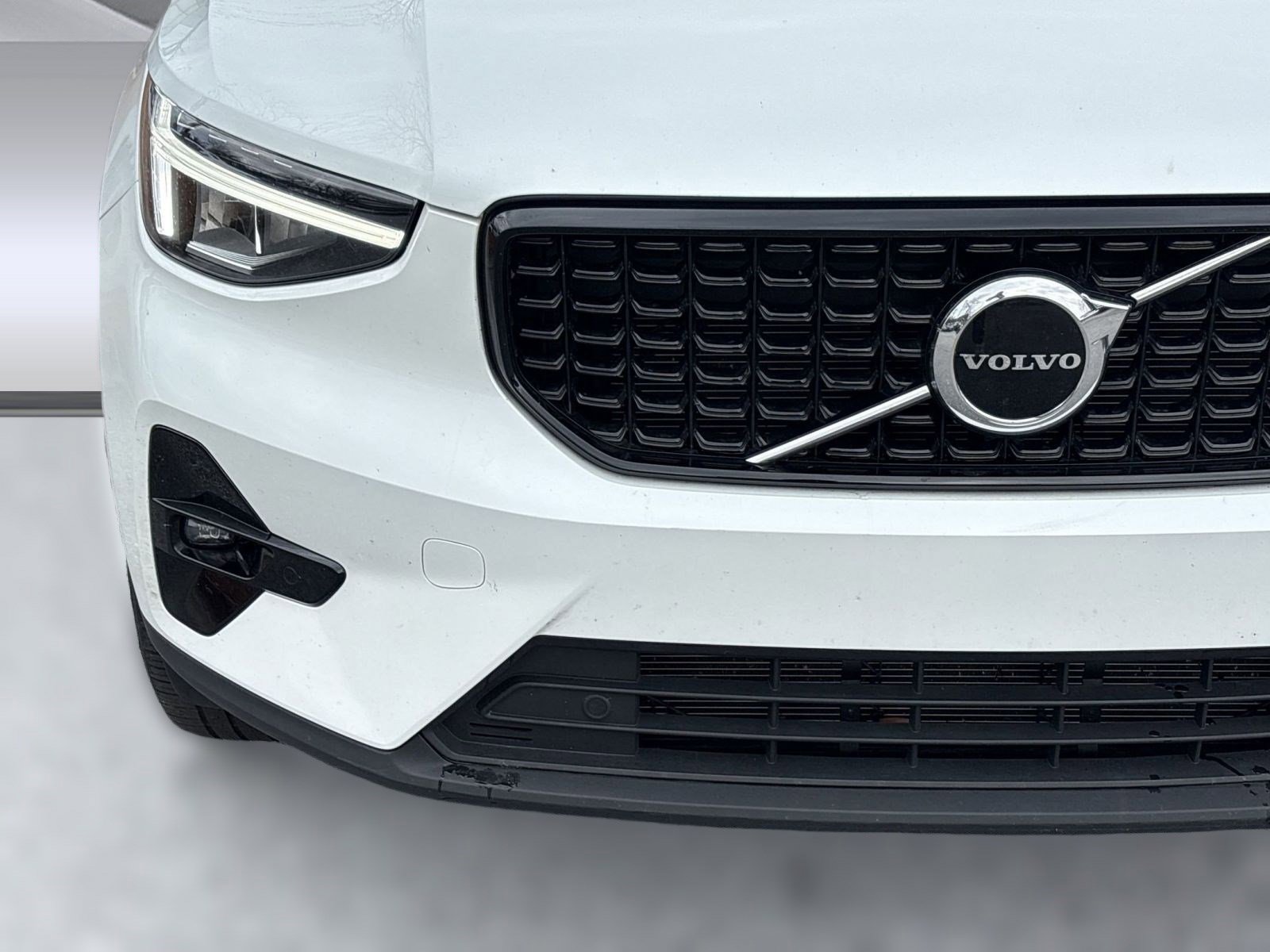 Certified 2023 Volvo XC40 B5 Plus w/ Climate Package image 28