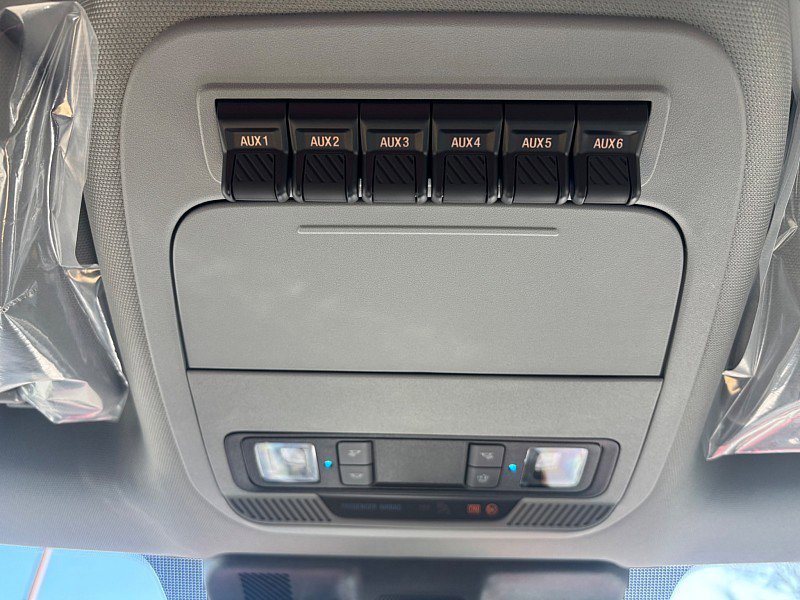 New 2025 Ford F550 4x4 SuperCab Super Duty w/ XLT Value Package image 23