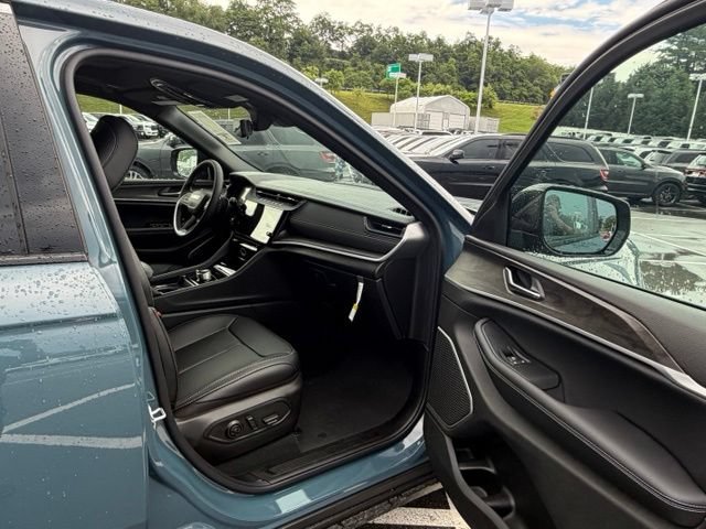 New 2026 Jeep Grand Cherokee Limited w/ Luxury Tech Group II AWD/4WD image 27