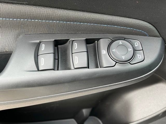 Used 2025 Buick Envista Sport Touring image 21