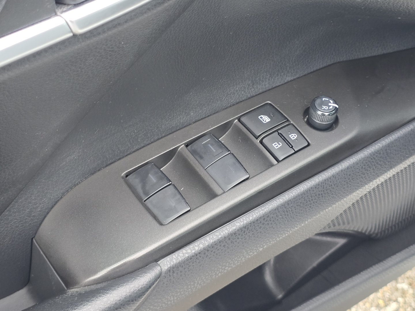 Used 2023 Toyota Camry SE FWD image 24