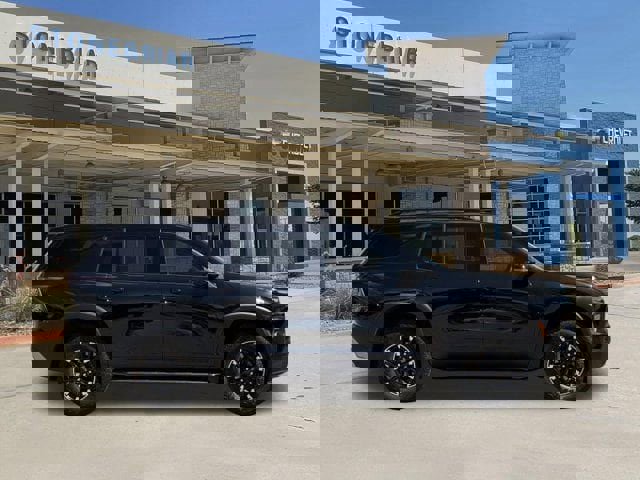 Used 2025 Chevrolet Traverse Z71 w/ Driver Confidence Package image 4