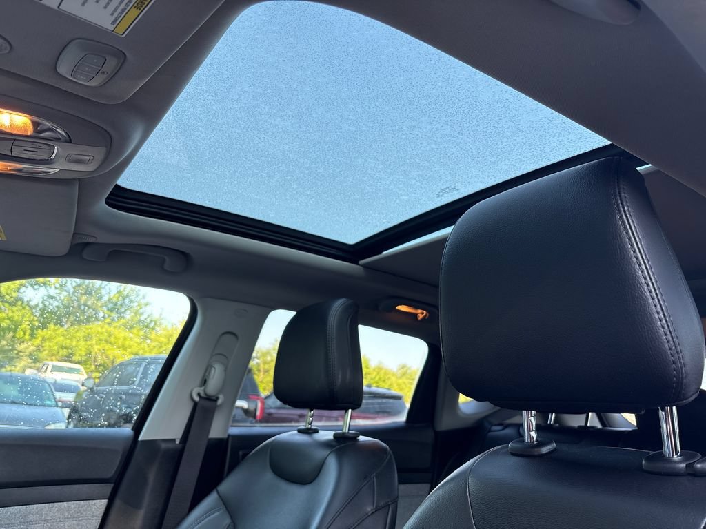 Used 2022 Jeep Compass Latitude w/ Sun and Sound Group AWD/4WD image 15