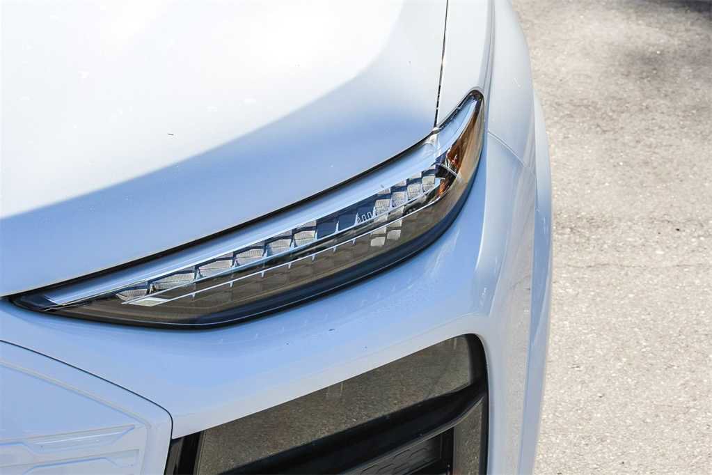 Used 2025 Audi Q6 e-tron Premium Plus image 7