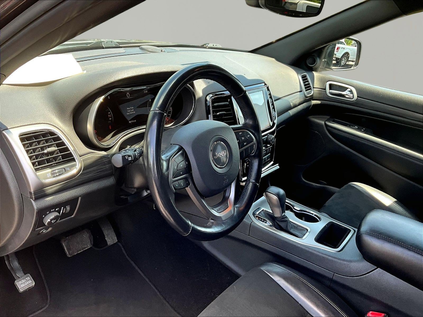 Used 2019 Jeep Grand Cherokee Laredo w/ Laredo X Package RWD image 17
