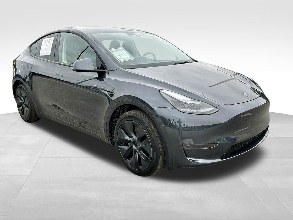 Used 2025 Tesla Model Y Long Range image 3
