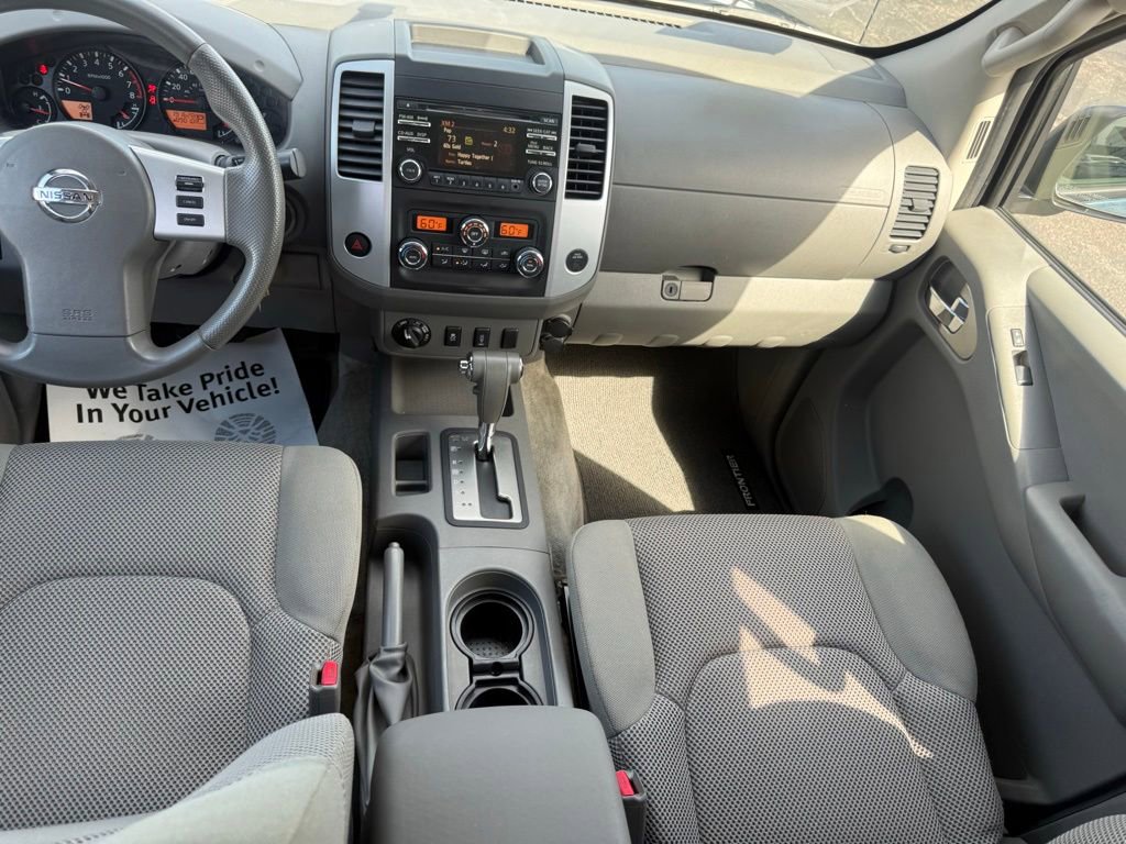 Used 2013 Nissan Frontier SV w/ SV Value Truck Pkg AWD/4WD image 39