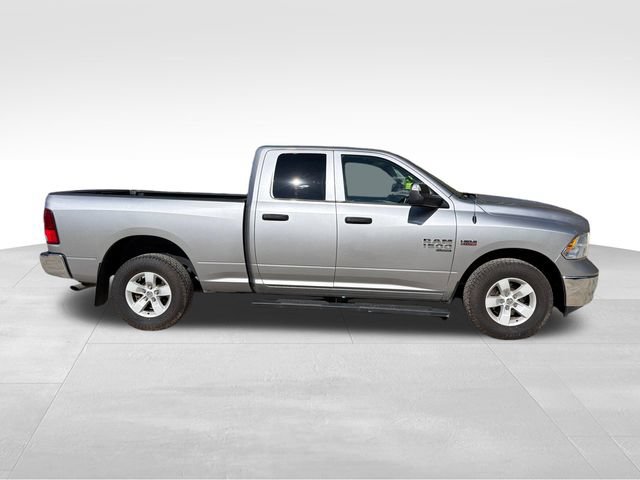 Used 2022 RAM 1500 Classic SLT w/ Trailer Tow Group AWD/4WD image 2
