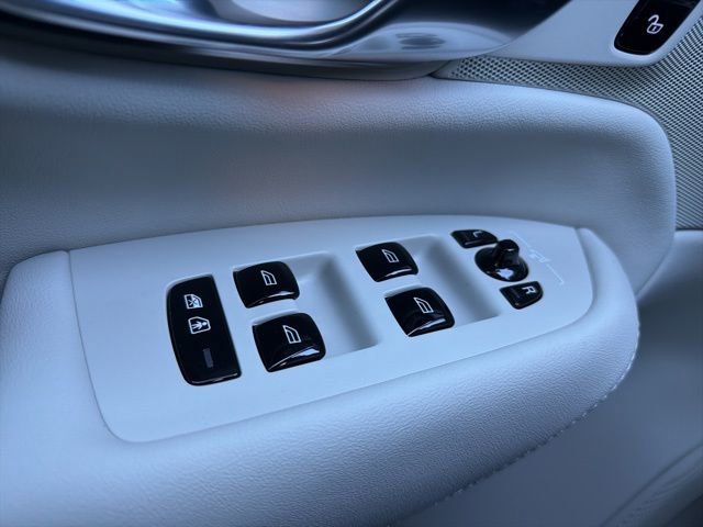 New 2026 Volvo XC90 B6 Ultra w/ Protection Package Premier image 22