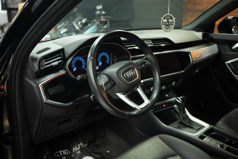 Used 2020 Audi Q3 2.0T Premium w/ Convenience Package AWD/4WD image 10