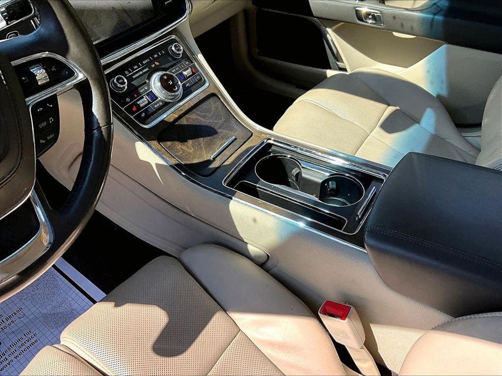 Used 2018 Lincoln Continental Reserve w/ Continental Climate Package AWD/4WD image 12
